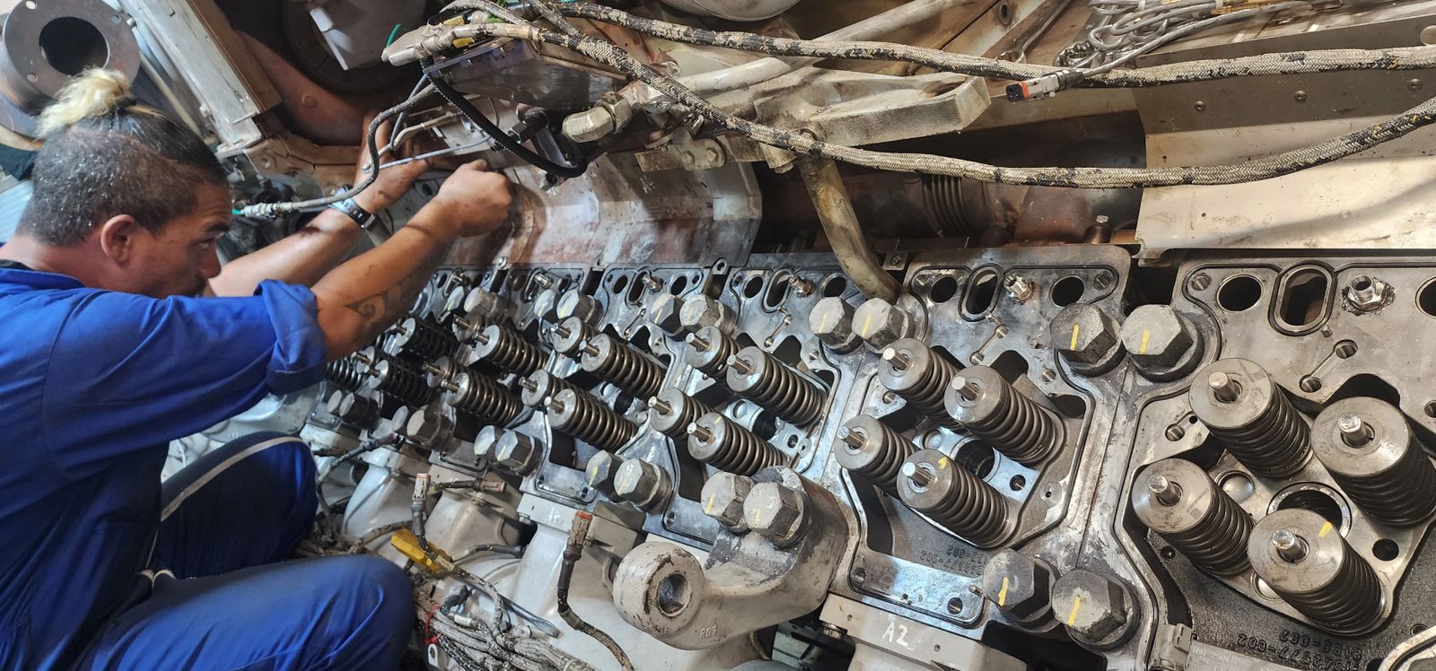 MAN 16V175D — Assembly after crankcase repairs