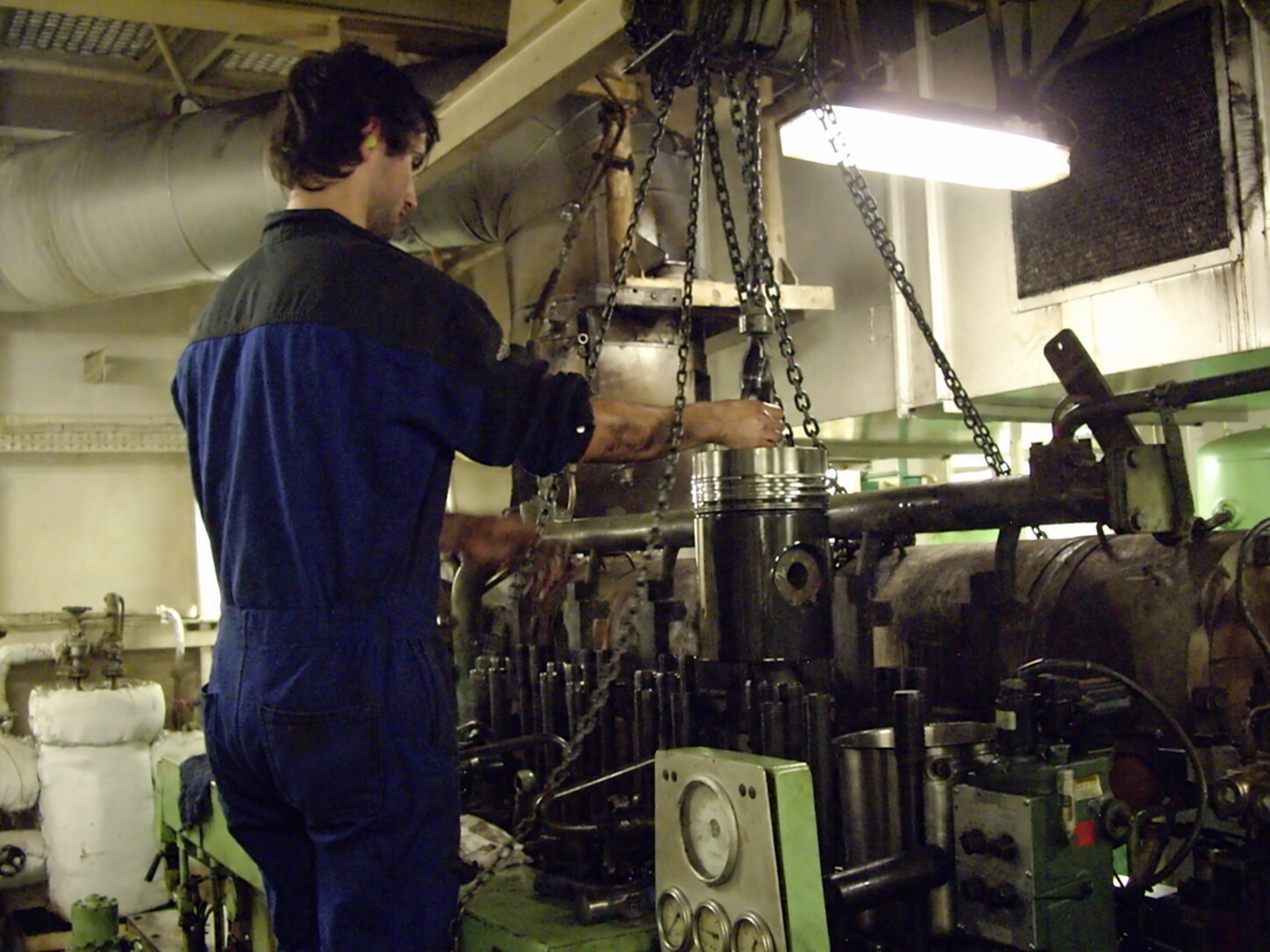 Shell M.T Helix — Sulzer 6S20 overhaul at sea between Melbourne and Brisbane